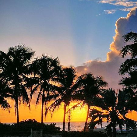 Sherry Frontenac Oceanfront Miami Beach Exterior photo