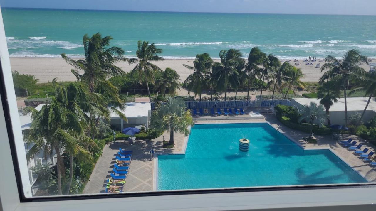 Sherry Frontenac Oceanfront Miami Beach Exterior photo