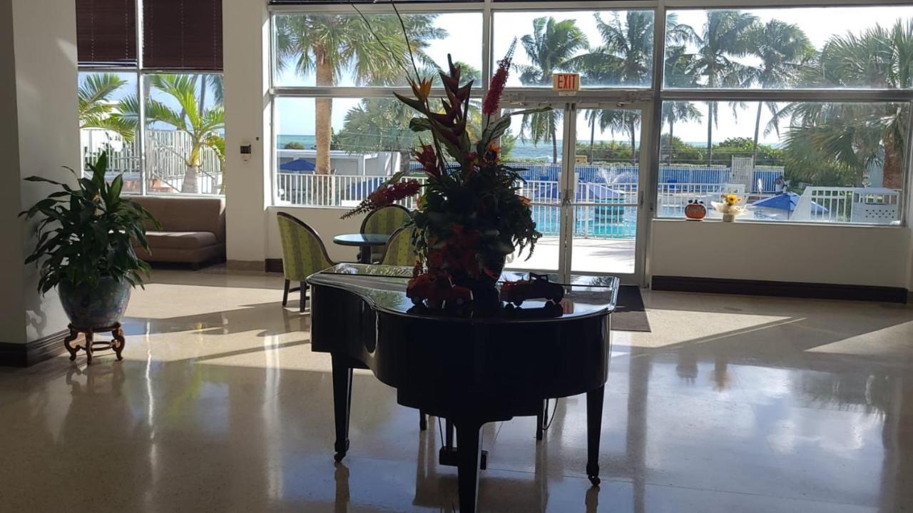 Sherry Frontenac Oceanfront Miami Beach Exterior photo