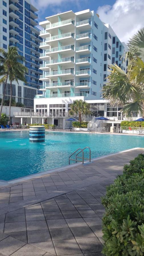Sherry Frontenac Oceanfront Miami Beach Exterior photo