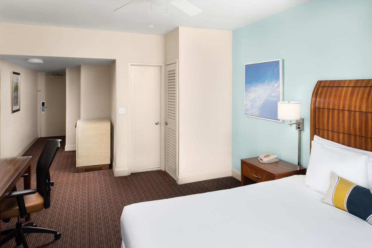 Sherry Frontenac Oceanfront Miami Beach Exterior photo